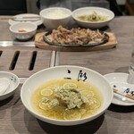 焼肉&手打ち冷麺 二郎 錦店 - 冷麺と焼肉定食