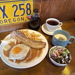 カフェ マチルダ - ランバージャックベーコンパンケーキ
      クラムチャウダー