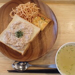 トーコーキッチン - 朝パン ツナマヨパン キッシュ、サラダ スープ
