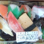 ディオ - にぎり7貫 (税抜)284円 (2014.05.11)