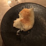 スミレオオサカ - パンも小鍋で焼いて中のチーズがトロトロ