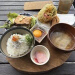 海沿いの キコリ食堂 - 
