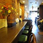 ルイード - 壁に向かってカウンター席がズラリと