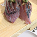 すし専門ストア かど平 - やっぱり鯵とか