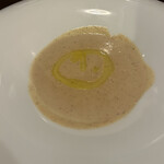 部位ごとに調理法を変える豚肉専門店 グロワグロワ - 