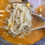 手打ちラーメン 本丸 - 担々麺の麺アップ