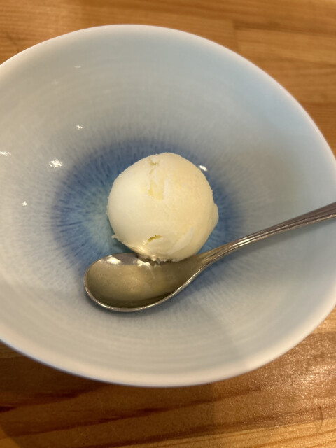 Takatsuki Biwa photo 2