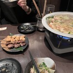 本格水炊きと博多もつ鍋 地鶏と九州料理 居酒屋 鳥邸 - 