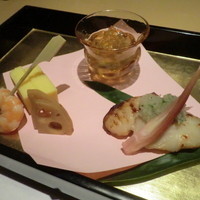 月亭 町田店 - 焼物：カレイ幽庵焼、新蓴菜ジュレ掛け他