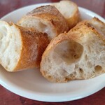 みやび亭 - バゲット　324円（カットした一部）