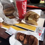 Cheeseness Burger - 料理写真: