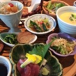 和酒和菜 みのり - 彩りもよく品数も多いです^^