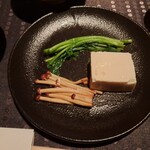 瀬里奈 - しゃぶしゃぶのスープで調理した豆腐、山えのき、せりです。