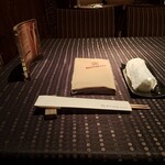 瀬里奈 - テーブル席です。