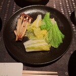 瀬里奈 - しゃぶしゃぶのスープで調理した山えのきと、白菜です。