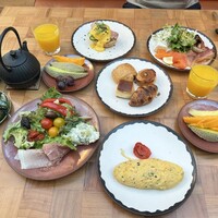 ザ タヴァン グリル＆ラウンジ - 