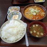 もつ煮屋 日の出食堂 - 