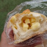 BAKERY Brown Clover - チーズフランス