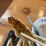 玄石ラーメン - 博多ひと口餃子とは違い、大きさは「普通」