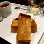 フレッシュベーカリー神戸屋 - 料理写真:厚切りトースト