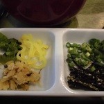 元祖 瓦そば たかせ - 香の物と薬味