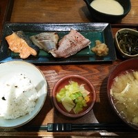 ダイナミックキッチン＆バー 響 風庭 赤坂 - ランチ 魚3種盛定食