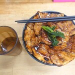 豚大学 新橋校舎 - 豚丼大盛り