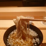 伯雲 - 鶏と鰹の合わせ出汁ラーメン (麺リフト)