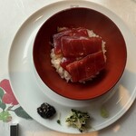 六雁 - 本鮪赤身漬け丼赤酢酢飯