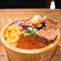 焼うお いし川 - 【築地最強炙り丼】
                    