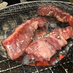炭火焼肉 にく式 - カイノミ薄