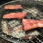 炭火焼肉 にく式 - 上カルビ