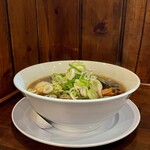 オレたちのラーメンちょび吉 - ド生姜醤油ラーメン＋タマゴ＋ネギ
