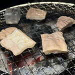 炭火焼肉 にく式 - にく式ホンモン