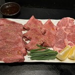 炭火焼肉 にく式 - 生タン　上記タン　タン下