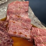 炭火焼肉 にく式 - 上カルビ