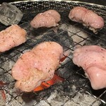 炭火焼肉 にく式 - しびれ