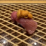 祇園 にし - 雲丹が乗った中トロのお寿司