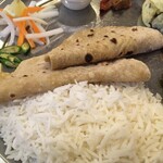 インド料理 パリワル - バスマティライスにチャパティも加わって万全の体制