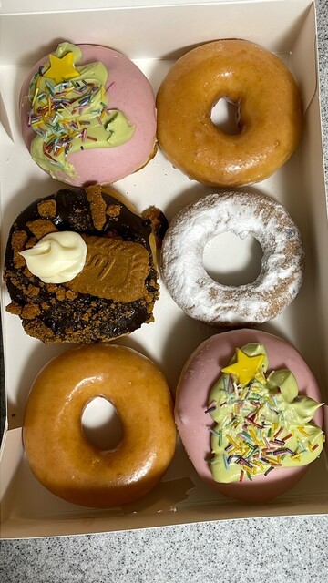 グリーンライト　クリスピークリームドーナツ　シボレー　パネル　トラック オリジナル・グレーズド® ダズン（12個） - クリスピー・クリーム