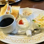 カフェ&レスト ポンド - 料理写真:トマトチーズサンドモーニング
