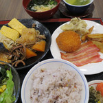 アルモントホテル - 本日はコロッケ♪個人的には前日が好み