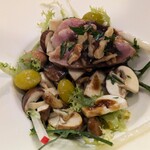 デュ・ヴァン・ハッシシ - ウズラとシャンピニョンのサラダ