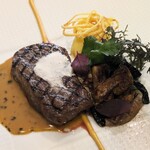 デュ・ヴァン・ハッシシ - ブラックアンガス牛のステーキ、青胡椒クリーム