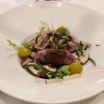 デュ・ヴァン・ハッシシ - ウズラとシャンピニョンのサラダ