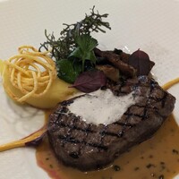 デュ・ヴァン・ハッシシ - ブラックアンガス牛のステーキ、青胡椒クリーム