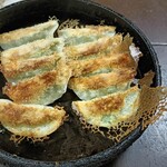 ぎょうざ 鉄なべ - 