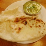 アイエヌキッチン - 480円のお子様セット（カレーは甘口のサグチキンでお願いしました。この他にサラダとドリンクも付きます）