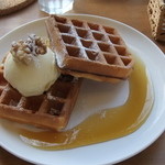 夏cafe - バニラアイスクリームとワッフル