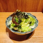 厳選焼肉 一石三鳥 - 梅ドレッシングのチョレギサラダ